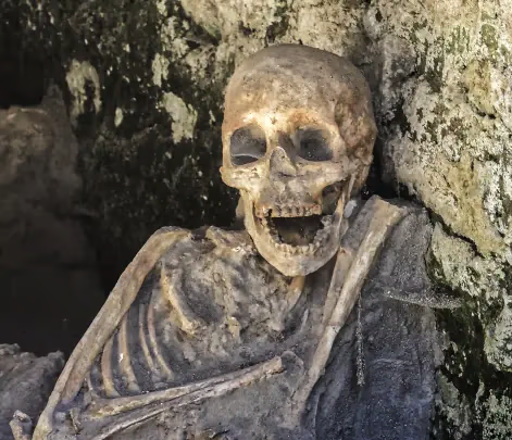 boathouse skeleton in herculaneum